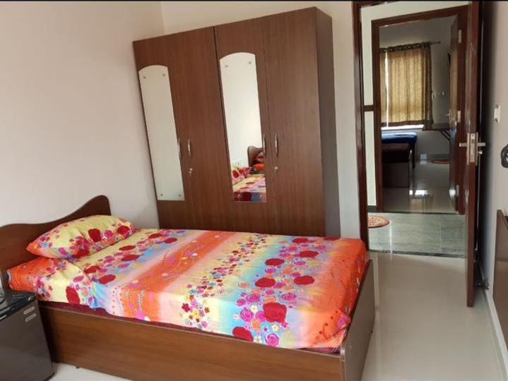 Suyash Pg - Melange Bed & Breakfast Бангалор Екстериор снимка